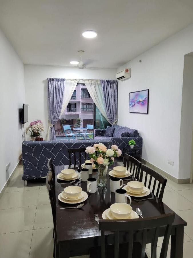 Homestay D'Univ 360 Place Seri Kembangan Buitenkant foto